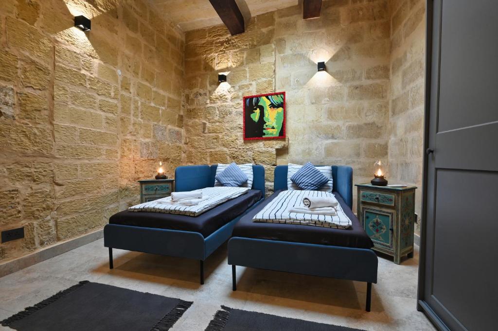 Il Luzzu - more room for you! photo 1