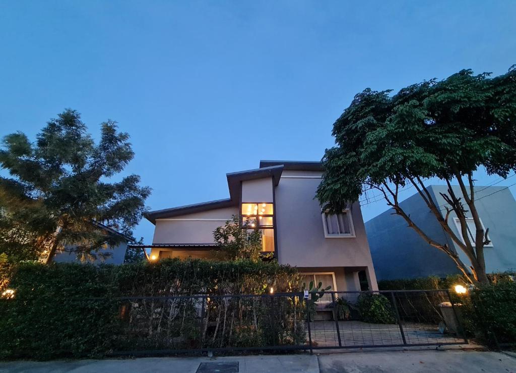Entire house in Pakchong photo 3