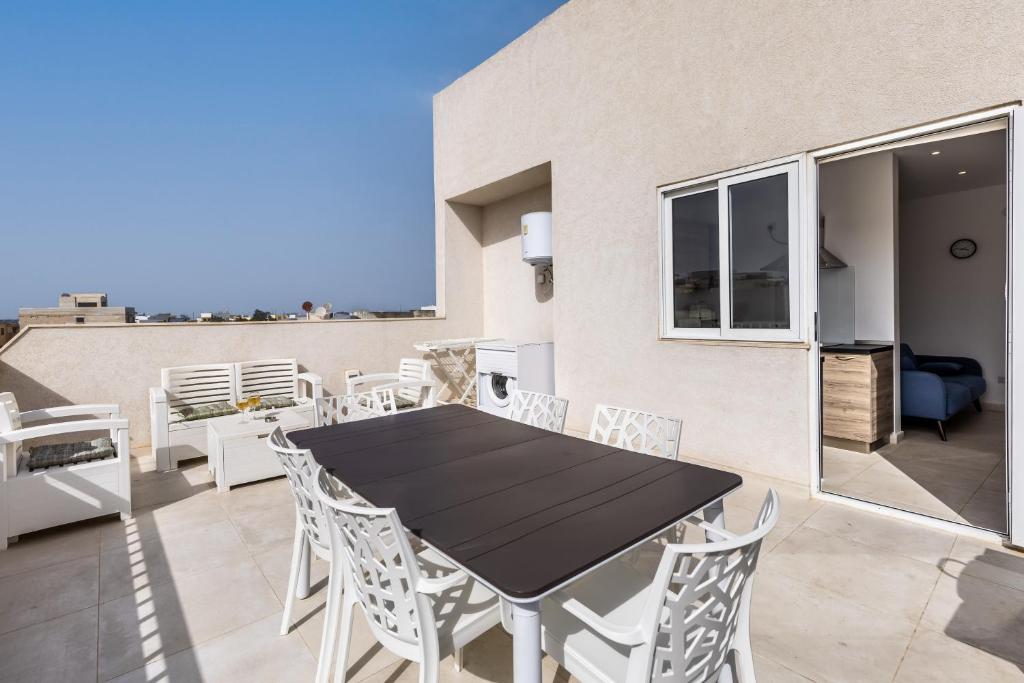 Golden Sunsets Penthouse 10 by Solea photo 4