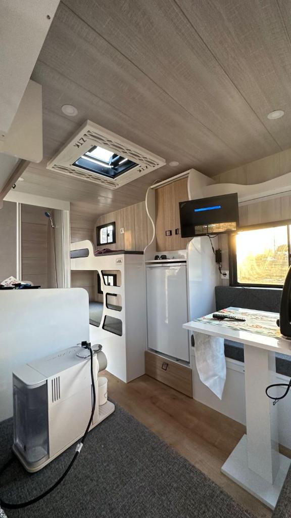 Karavan tosbik photo 1