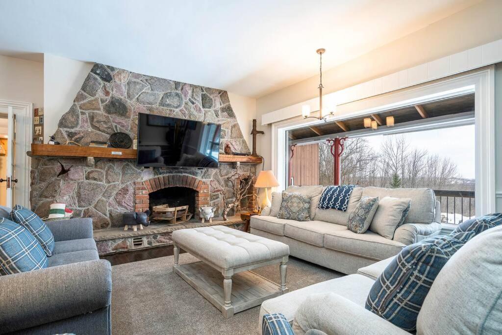 Sundance of Blantyre Lodge w Hot Tub & Sauna House