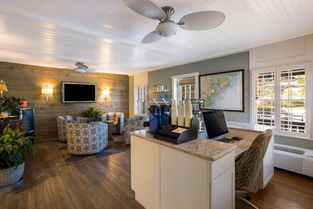 Best Western Sea Island Inn photo 4