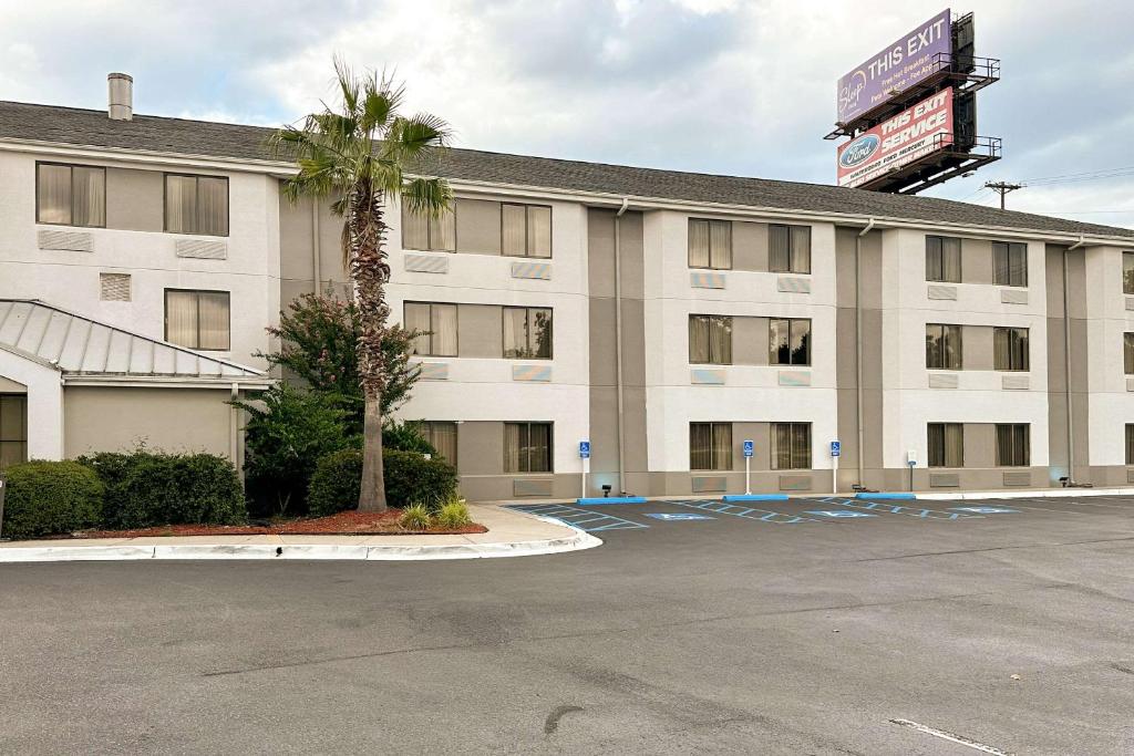 Sleep Inn Walterboro I-95 photo 2