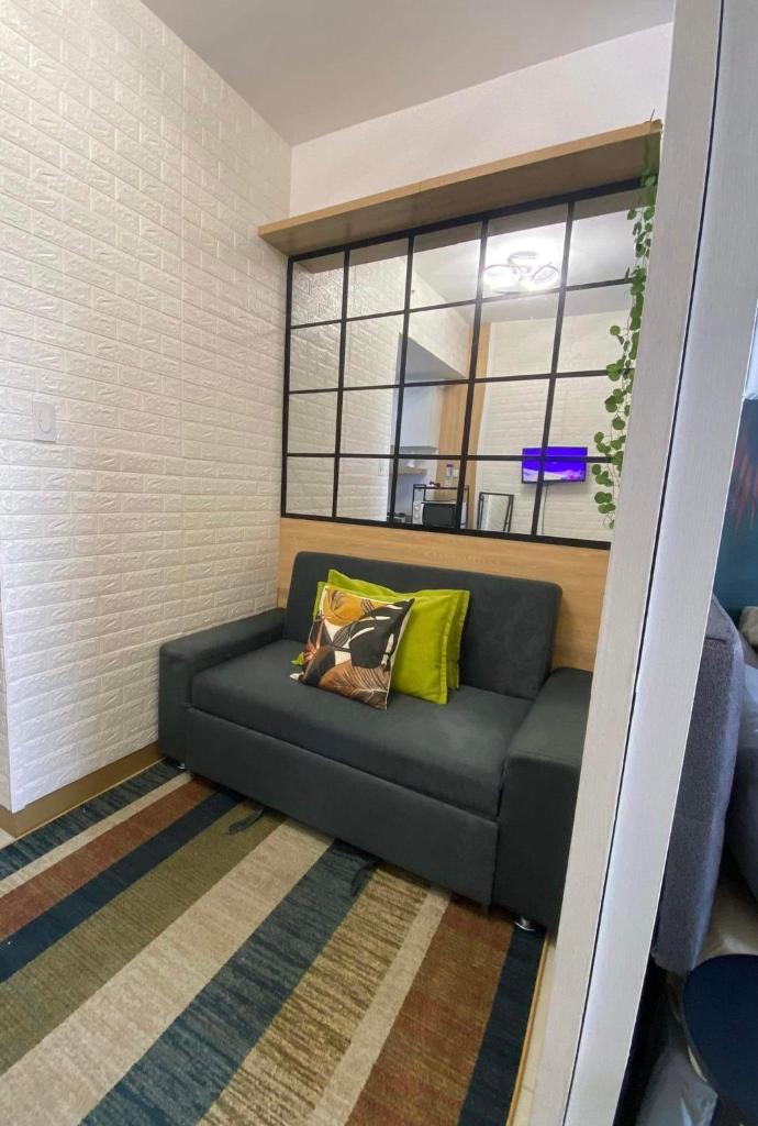 Comfy Studio unit with Wi-fi, Las Piňas City, parking rent optional photo 1
