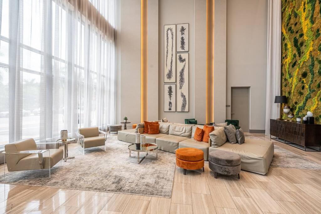 Stunning Apartment in Downtown Doral image