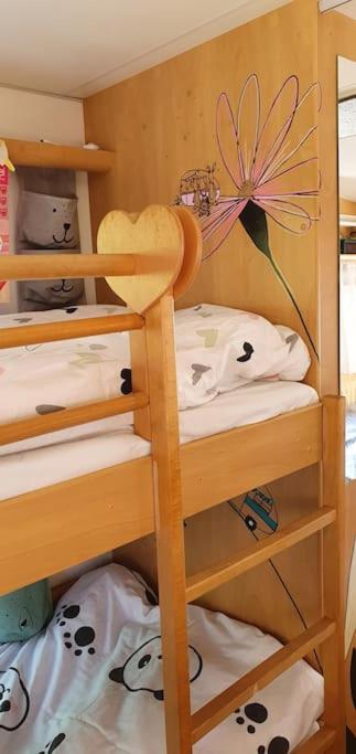 insolite: la p'tite maison à roulettes photo 1
