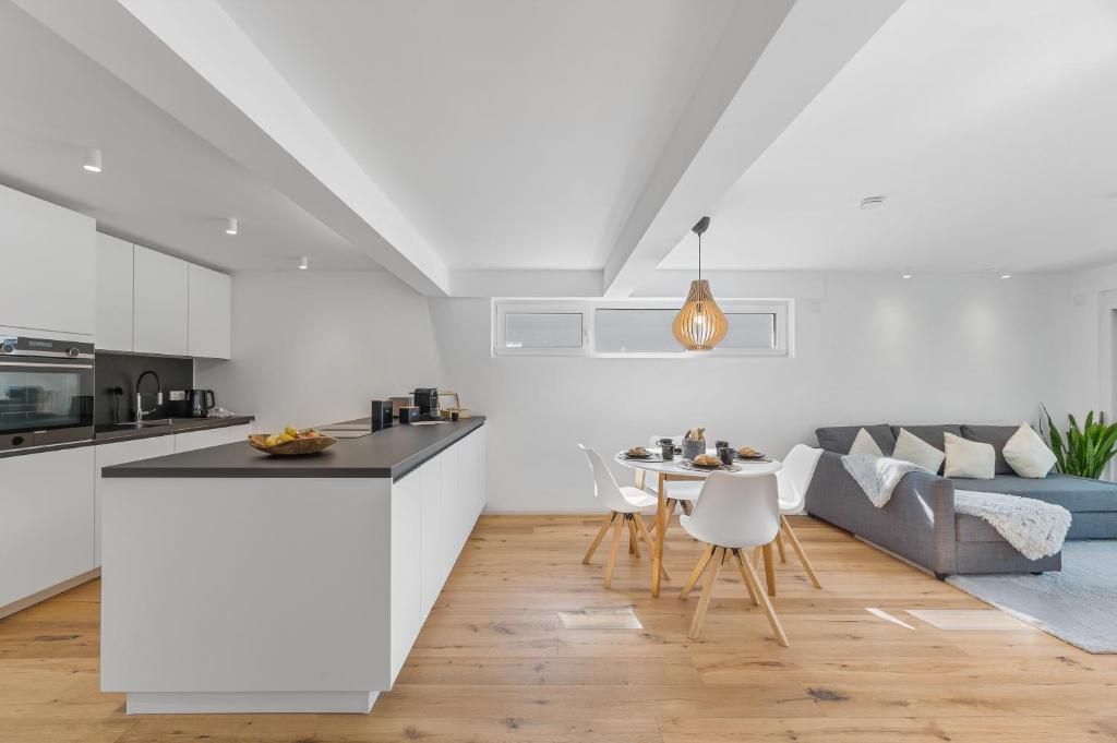 NEU: Stylische Suite mit Netflix und Workspace photo 3