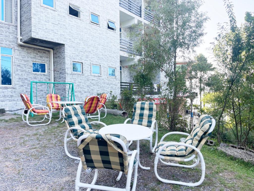 Evergreen Apartment photo 2