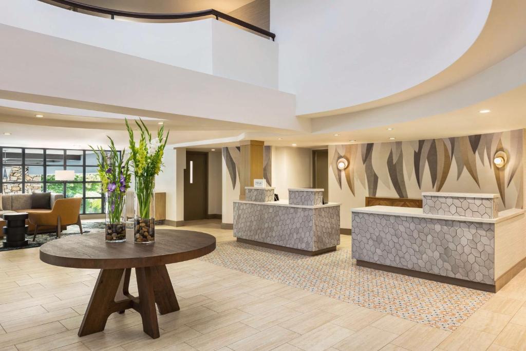 Hilton Garden Inn Monterey photo 4