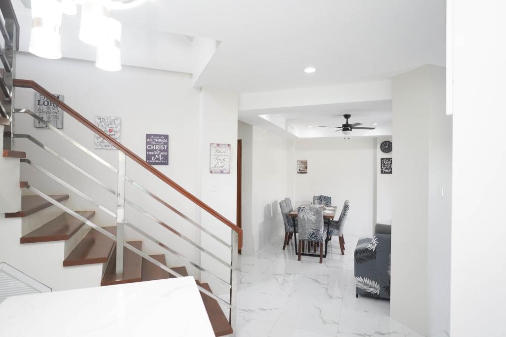 Luxurious Place Mountain View Spacious with WIFI Parking photo 1