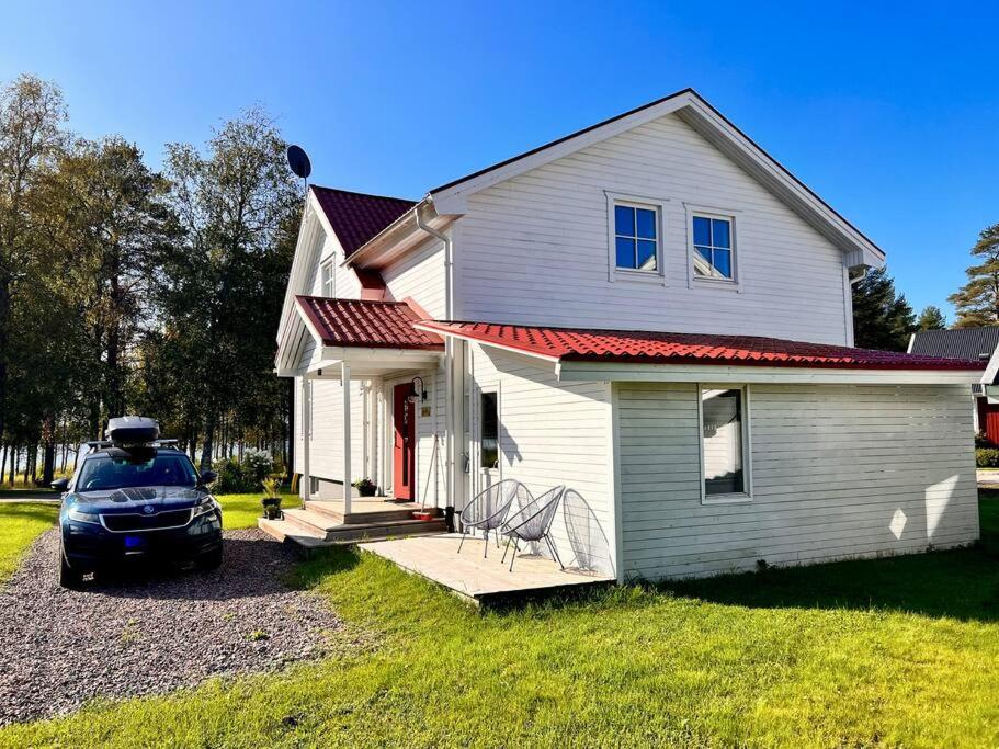 Riverfront Cosy Villa in Luleå
