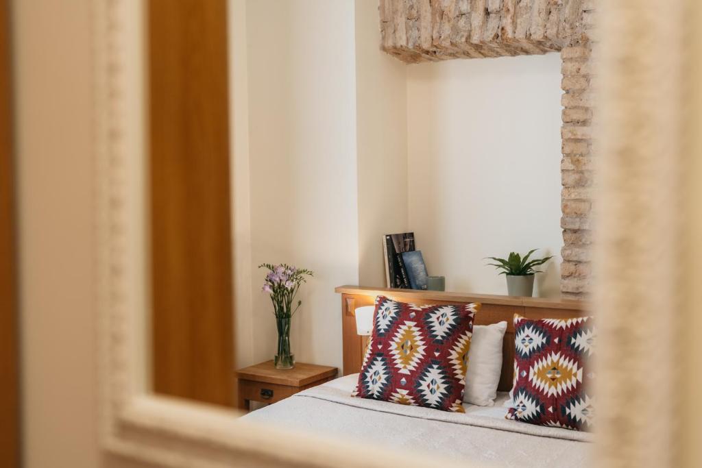CATHEDRAL Old Town Suites Room Type - Standard Double Room