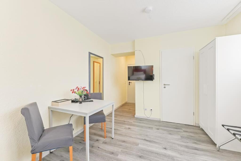 BH01 Arbeiter Unterkunft für 10 Personen - 5 Doppelzimmer und vollausgestattete Küche photo 1