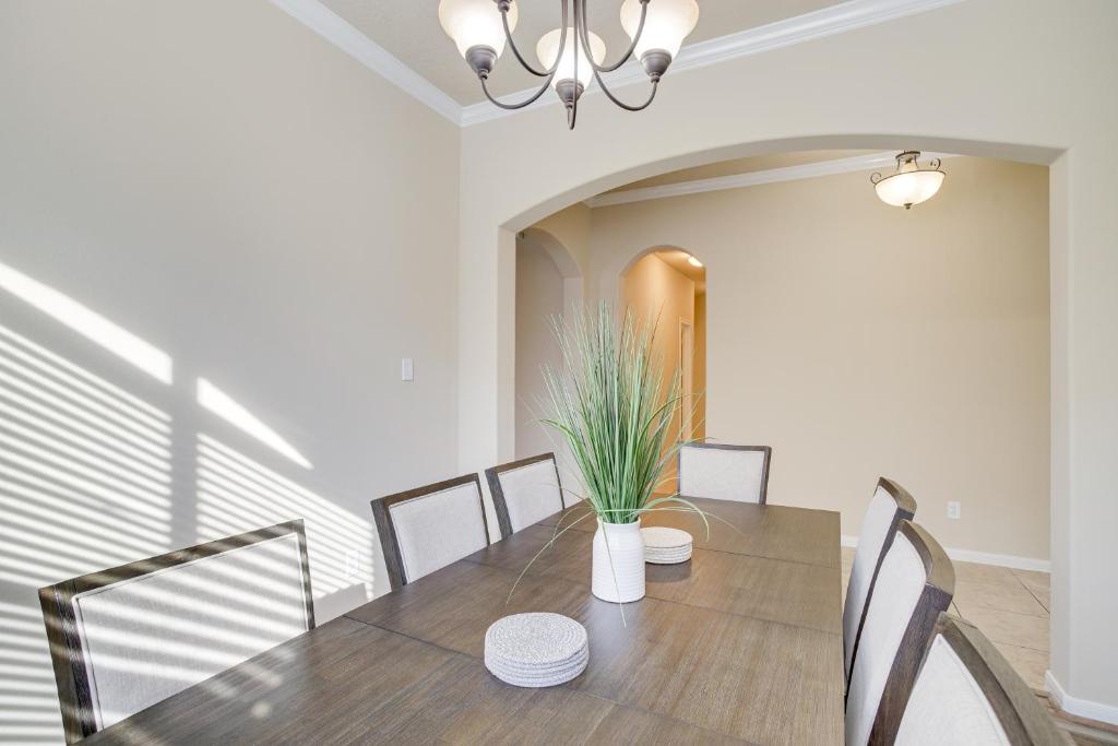 Spacious Spring Vacation Home - 4 Mi to Six Flags photo 4