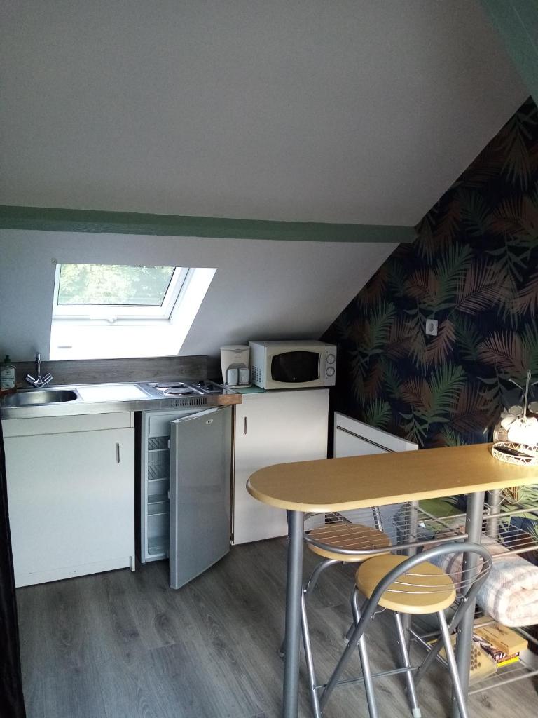 Petit Studio Mansardé - accès indépendant