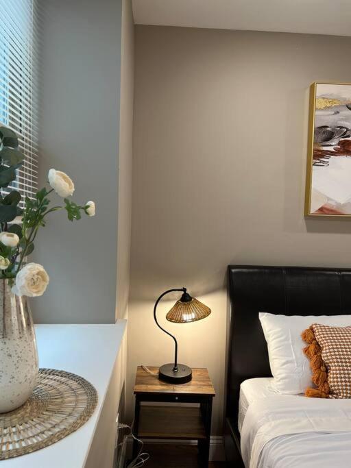 405 Spacious and superior 1BDR APT in center city photo 1
