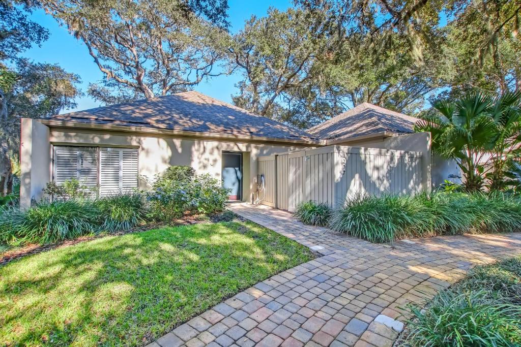 1207 Lagoon Villas photo 3