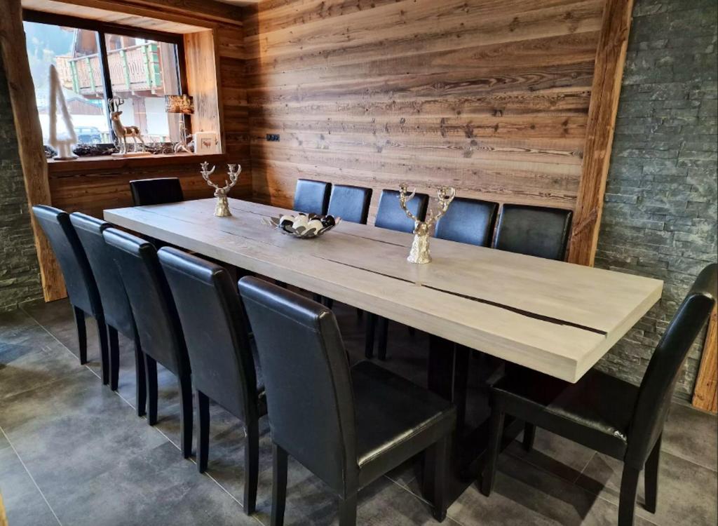 Chalet de 5 chambres avec sauna terrasse amenagee et wifi a Champagny en Vanoise a 1 km des pistes photo 1