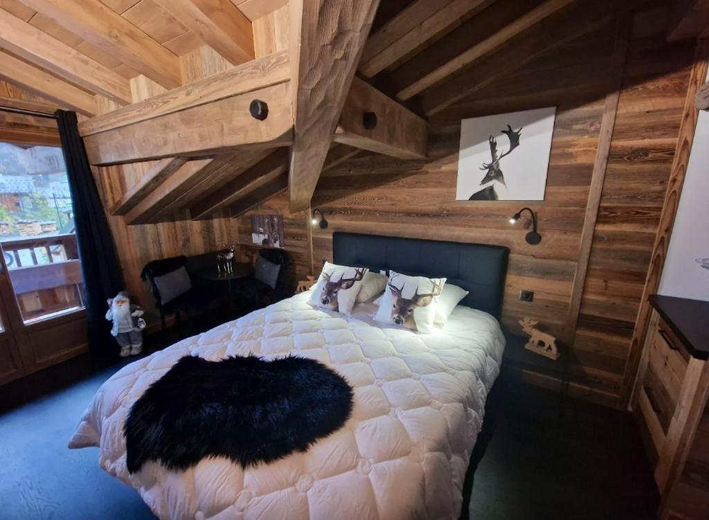 Chalet de 5 chambres avec sauna terrasse amenagee et wifi a Champagny en Vanoise a 1 km des pistes photo 2