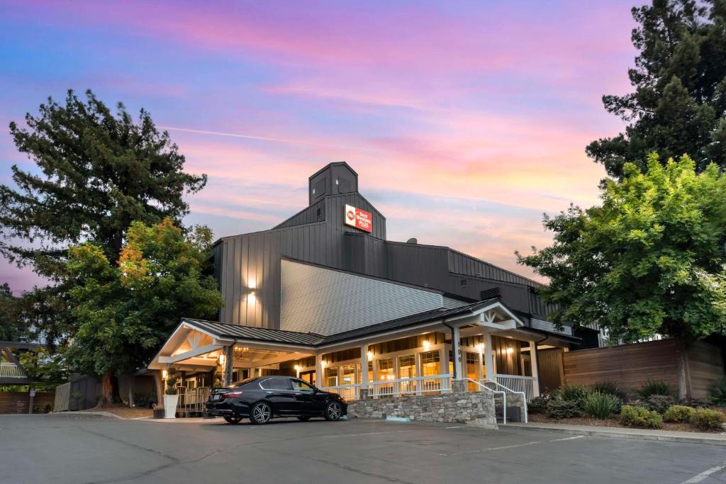 Best Western Plus Inn At The Vines image