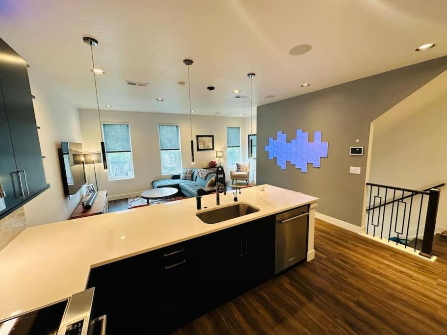 Downtown Denver Smart House photo 2