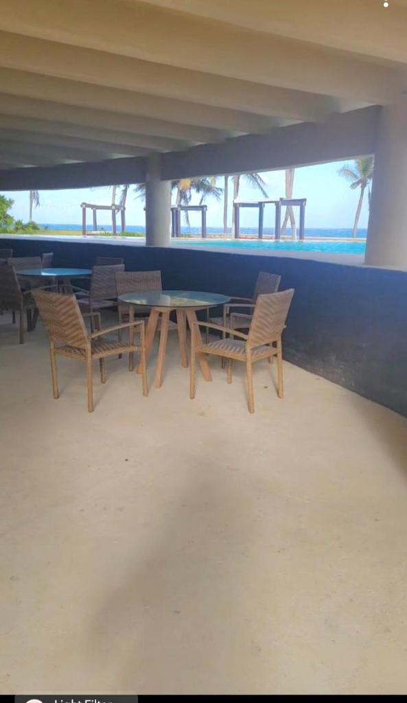 Beachfront Family 3Bdrm Condo with Pool + Balcony photo 1