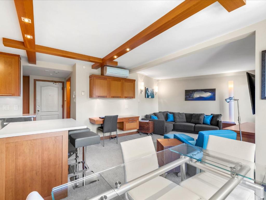 Ski In/Out, Steam Shower, Pool, Hot Tub, Sauna photo 4