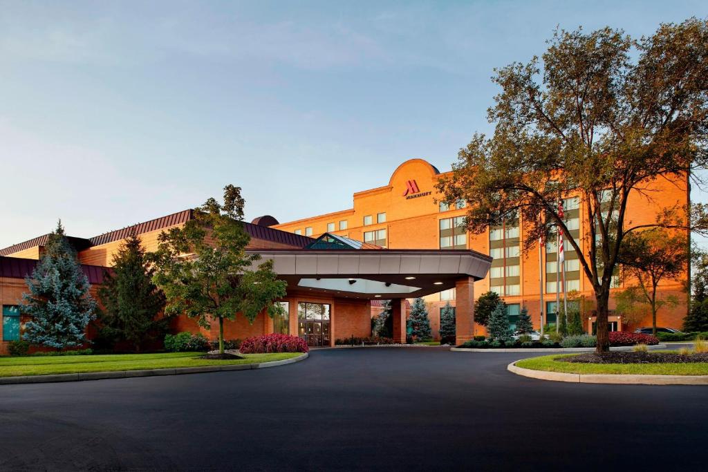 Marriott Cincinnati North image
