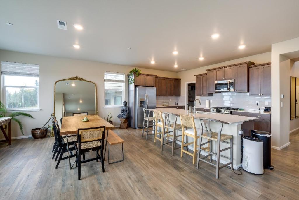 Bremerton Vacation Rental with Grill and Fire Pit photo 1