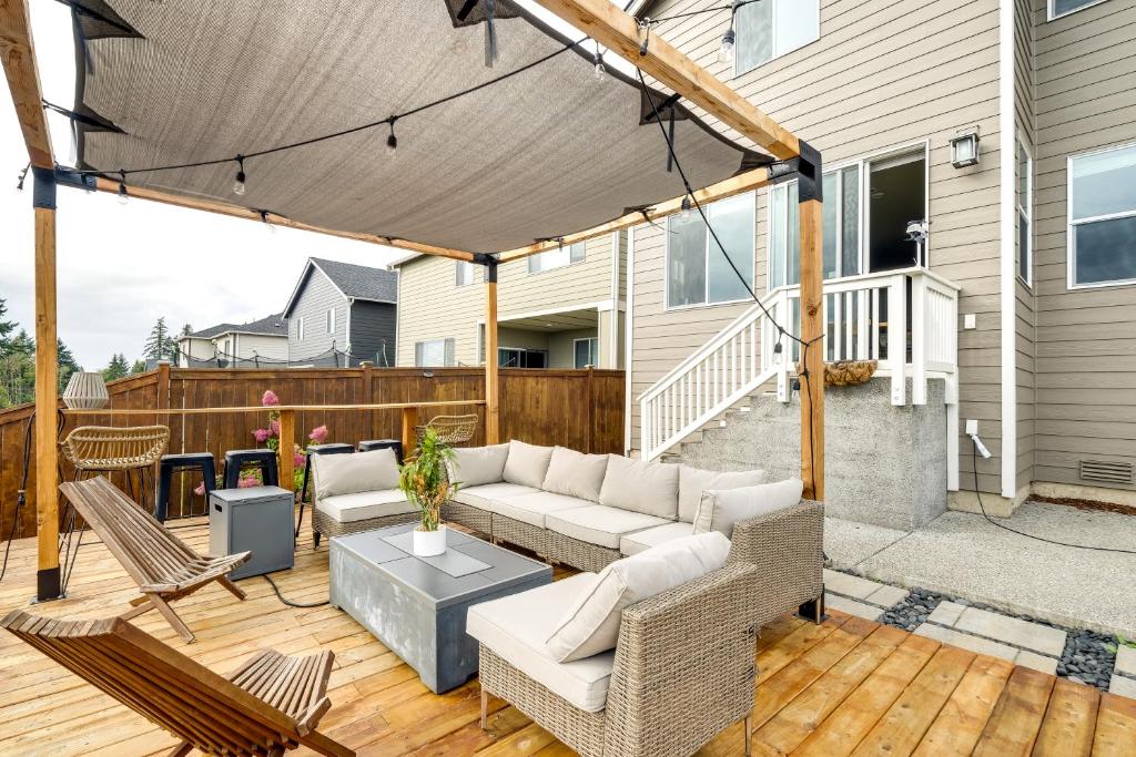 Bremerton Vacation Rental with Grill and Fire Pit photo 2