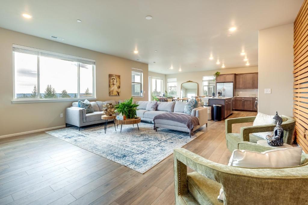 Bremerton Vacation Rental with Grill and Fire Pit photo 4