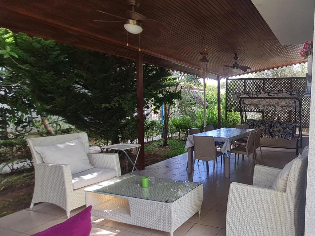Triblex Villa I Private Beach I Walking Distance to the Sea 300 meters photo 1