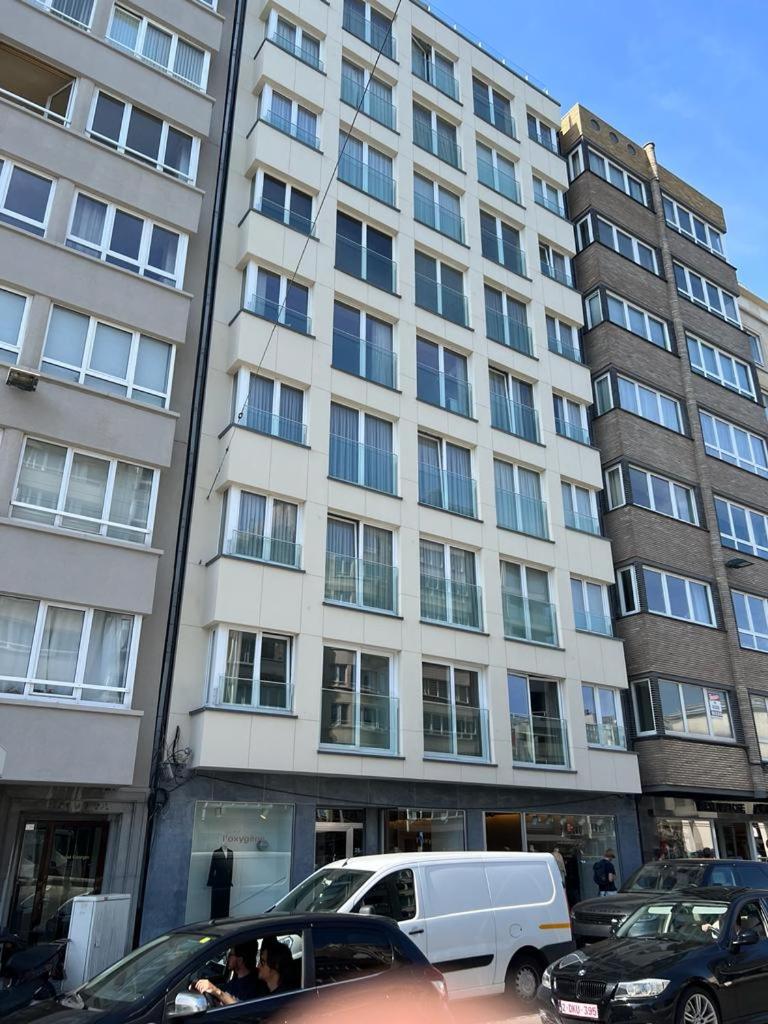 Renewed luxurious apartment at Casino Oostende photo 3