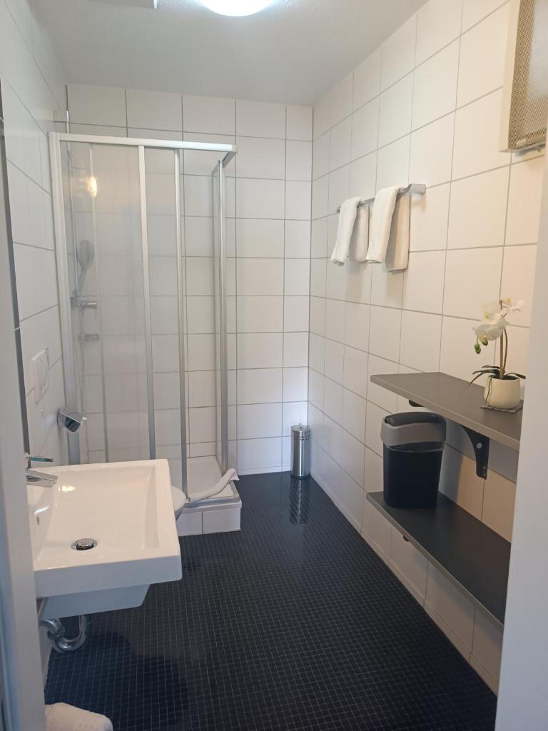 Boardinghouse - Gästezimmer am Burgplatz Sinsheim photo 4
