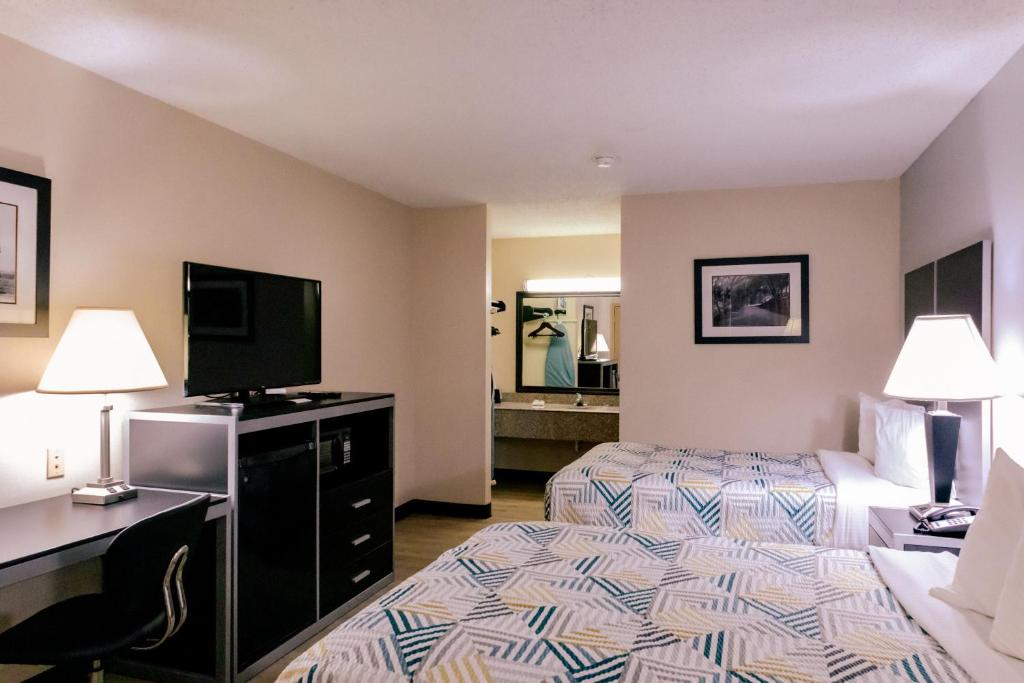 Motel 6 Nacogdoches TX image