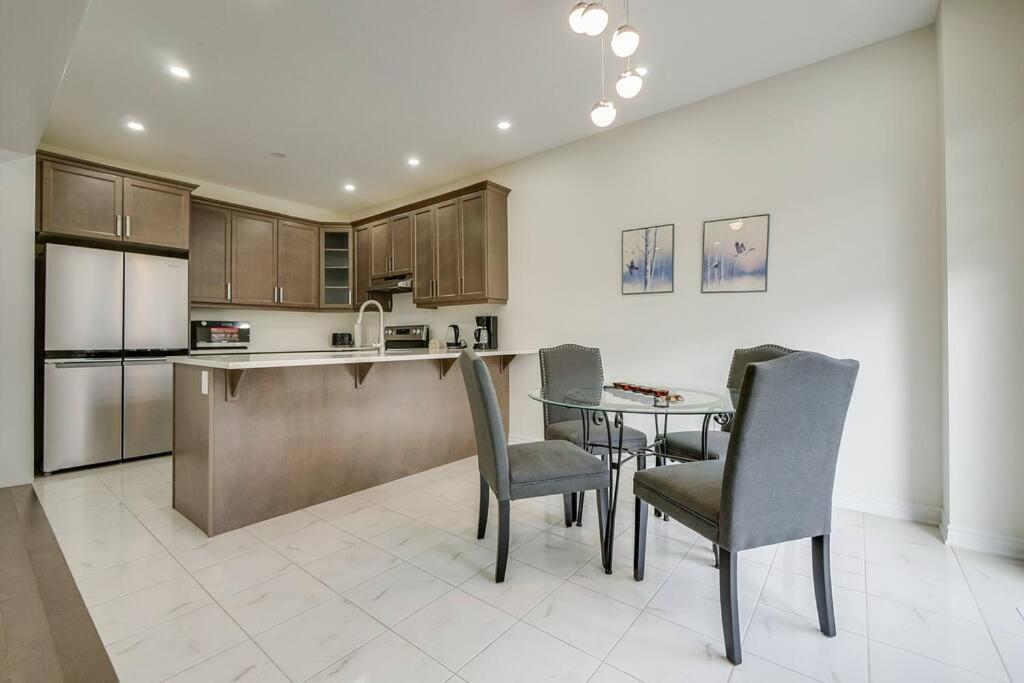 922 Logan Drive photo 3