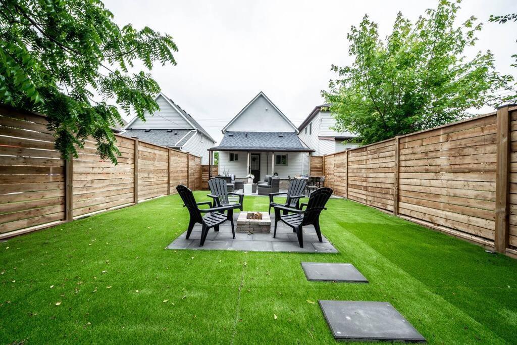 Luxury Stylish Home, Walk to Falls, Fire Pit&More photo 2