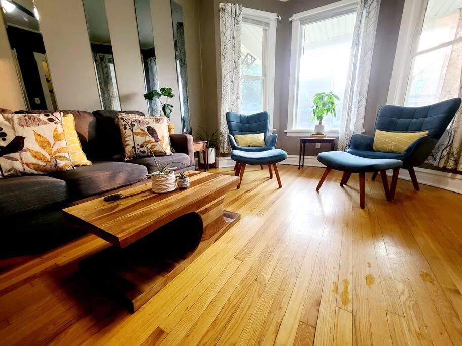 Hermosa House ECO-HOME - Peaceful Quiet 3BR, Free Parking, Solar Powered, by Logan Square image