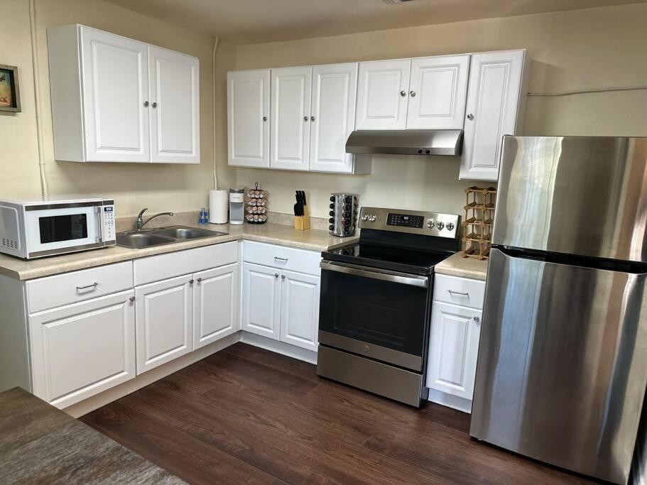 Walk to the Alamodome! Sleeps 6, Pet Friendly image
