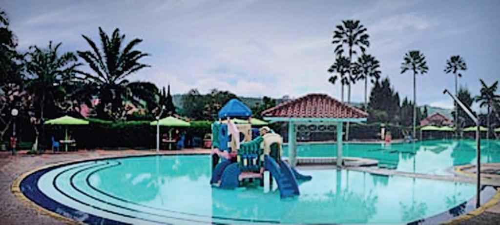Villa Miky Kota Bunga Puncak Cianjur Bogor photo 3