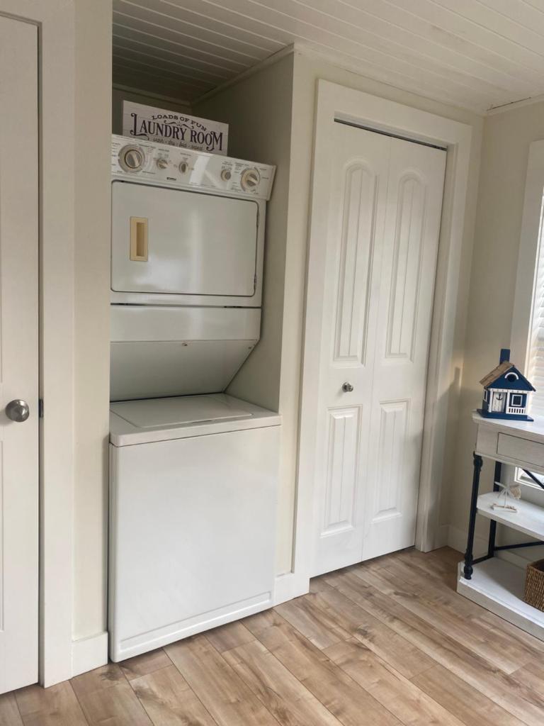 Private Room- Shediac Beach House photo 1
