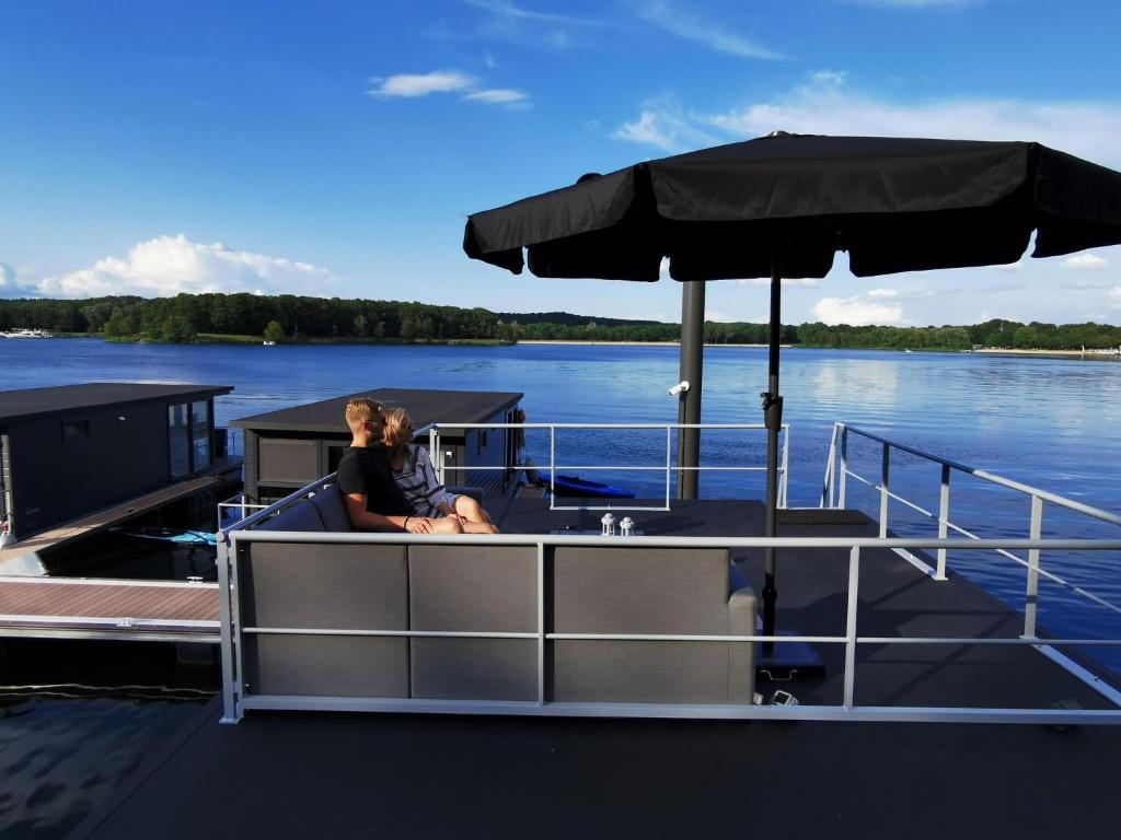 Luxury houseboat with roof terrace and beautiful view over the Mookerplas photo 1
