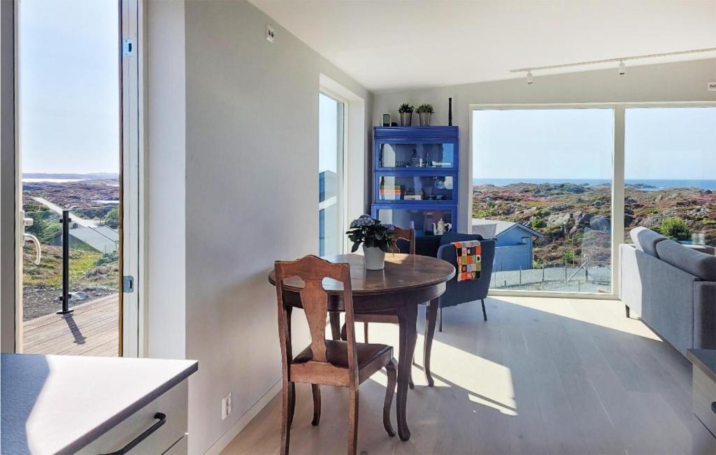 Beautiful Home In Bremnes With Wifi photo 3