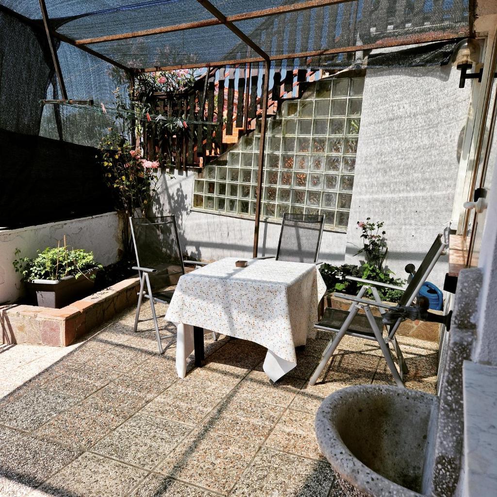 Veli Vir House photo 2