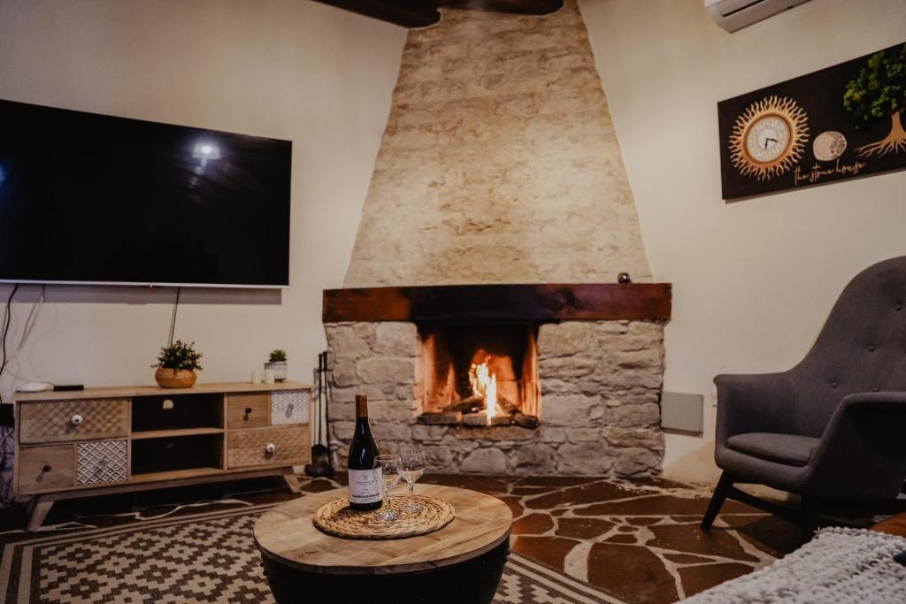 The Stonehouse Suites photo 4