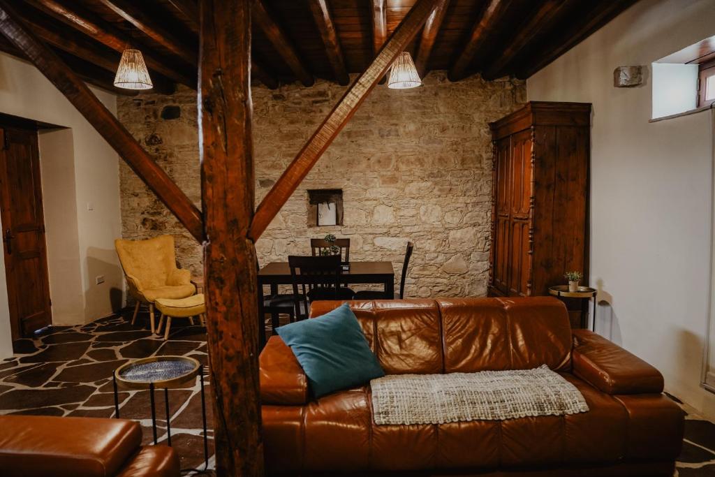 The Stonehouse Suites photo 1