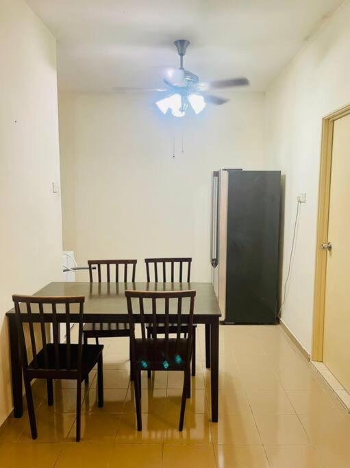 Landed 3BR near Bangi Wonderland - Wi-Fi, Netflix photo 4