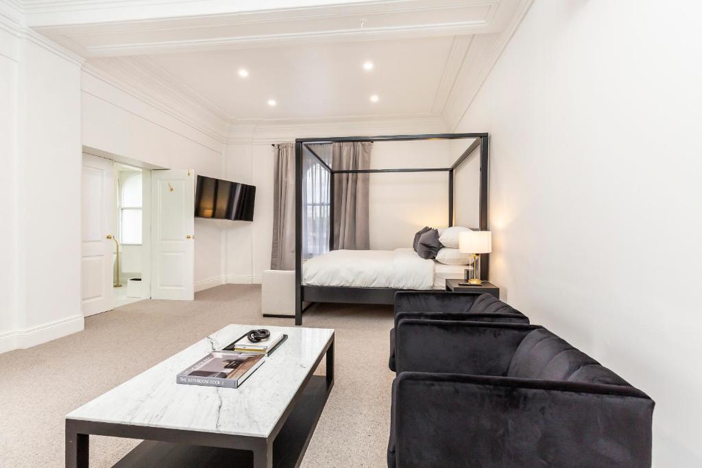 Victoria Hall Apartments photo 2