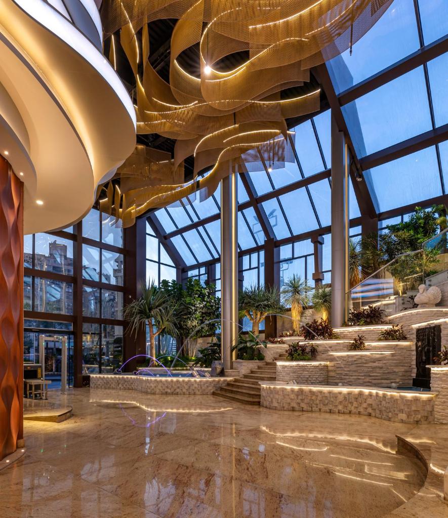 Mirage Hotel & Conference Center photo 1