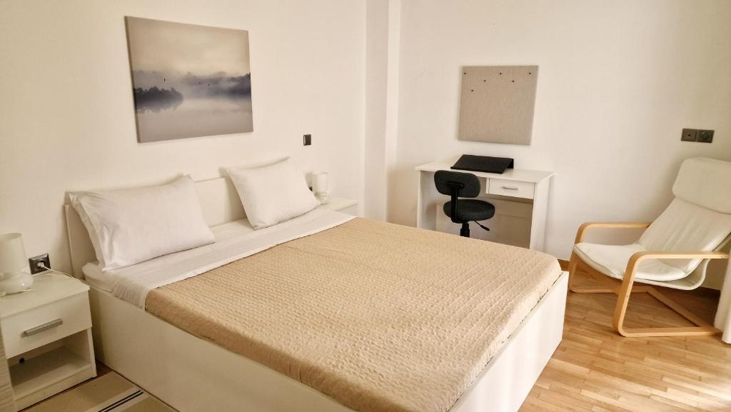 Colourful Apartment in the heart of Athens, Athens